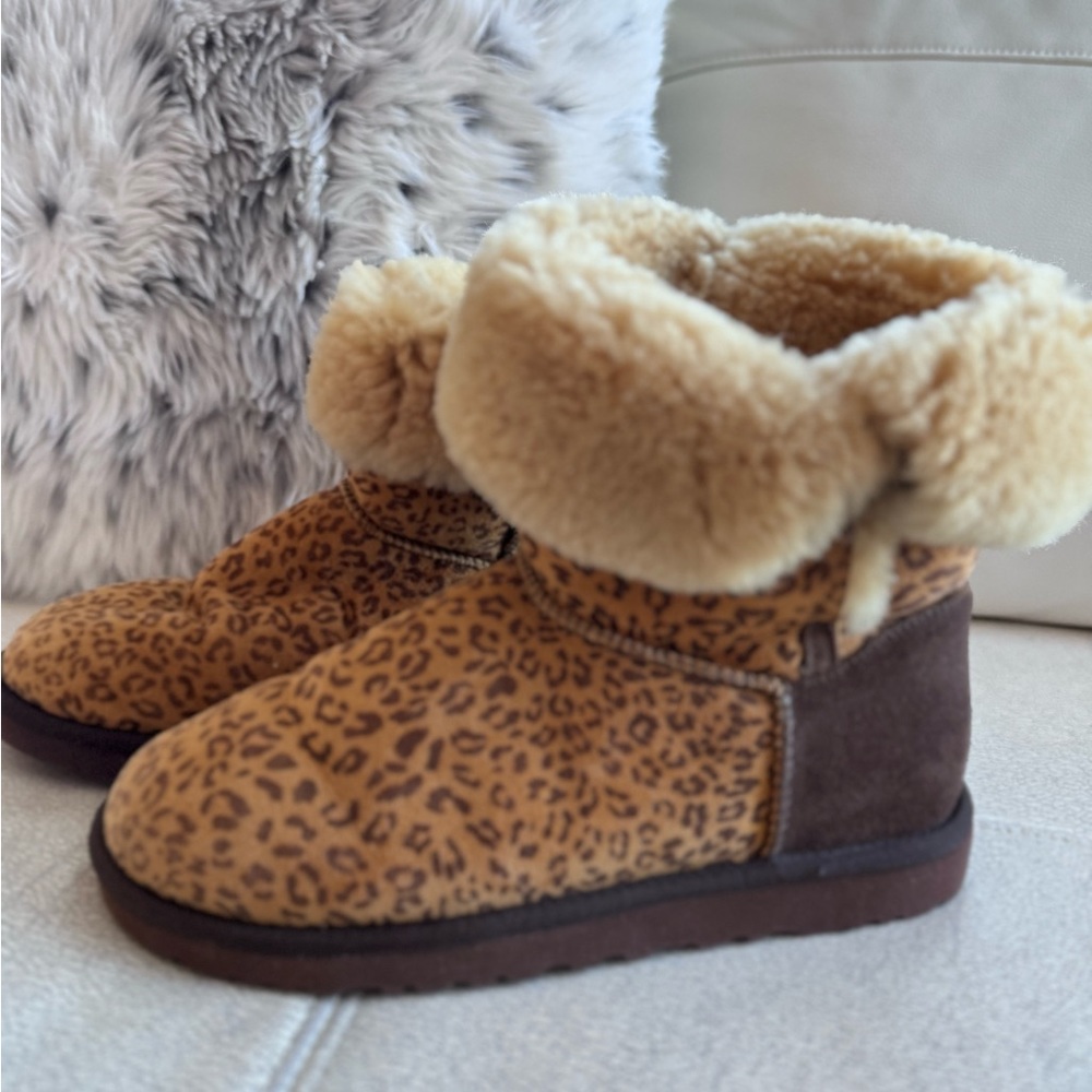 UGG leopard size 9 USED